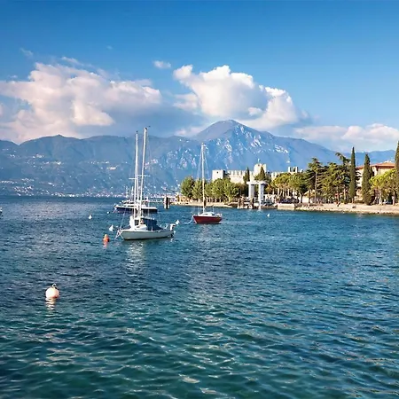 Amazing In Puegnago Sul Garda Vakantiehuis