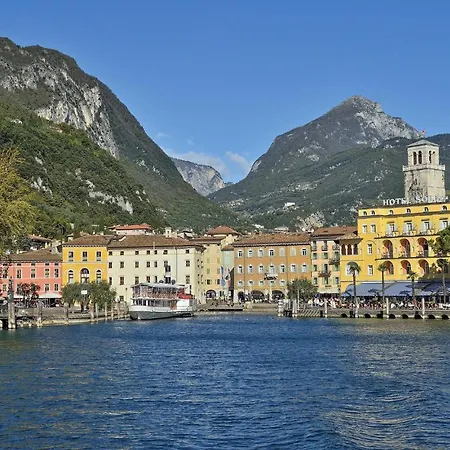 Amazing In Puegnago Sul Garda *